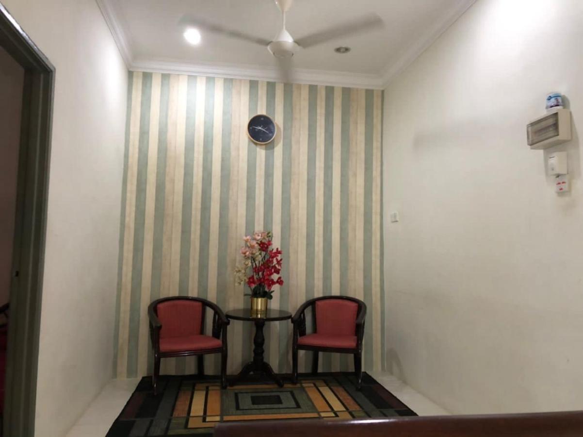 Makmur Homestay Тайпинг Экстерьер фото