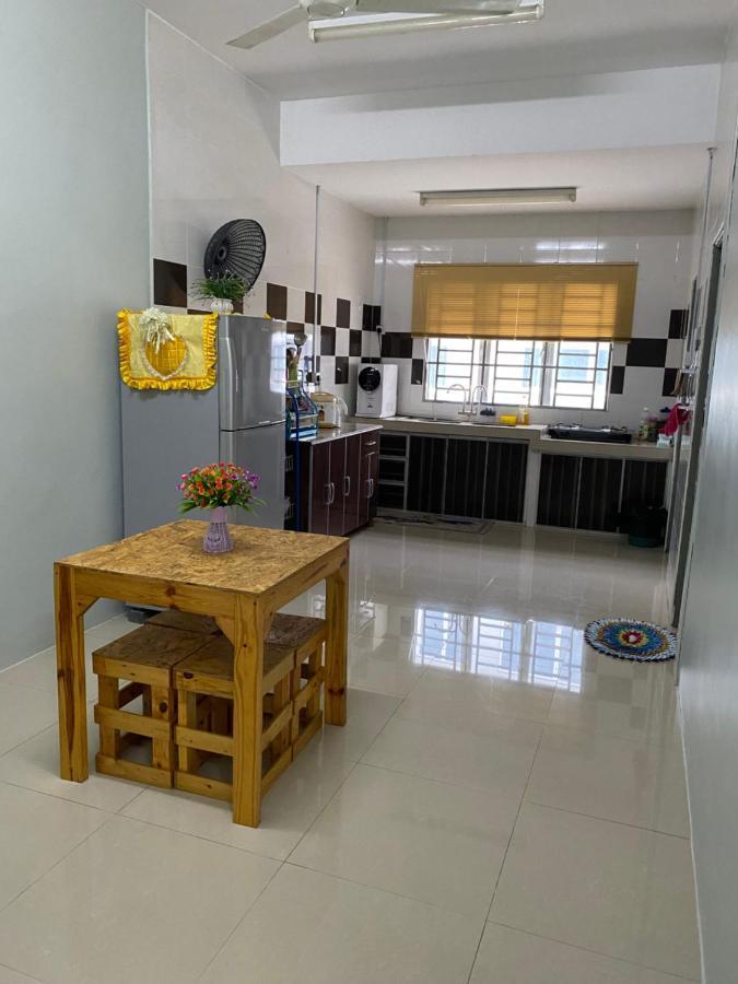 Makmur Homestay Тайпинг Экстерьер фото