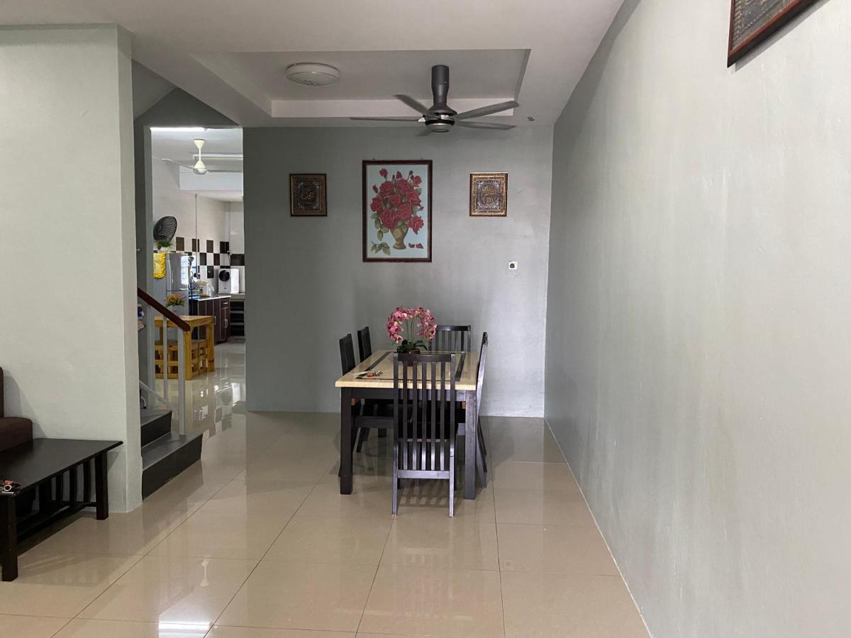 Makmur Homestay Тайпинг Экстерьер фото